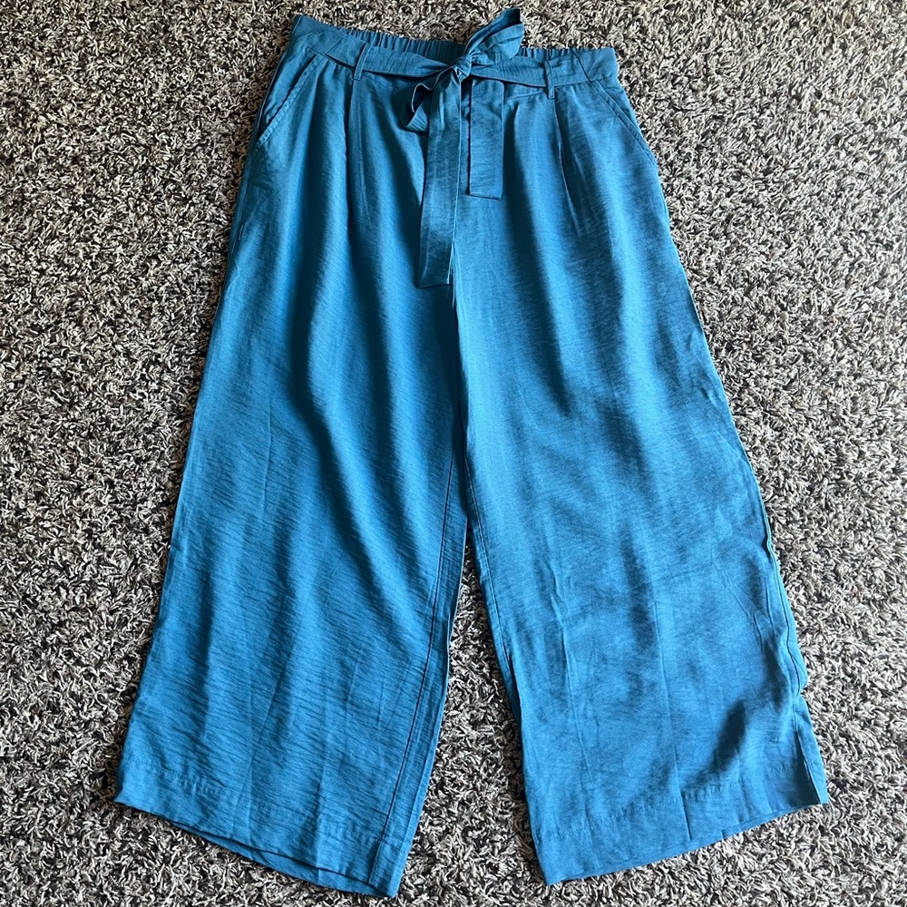 Women’s paper bag pants